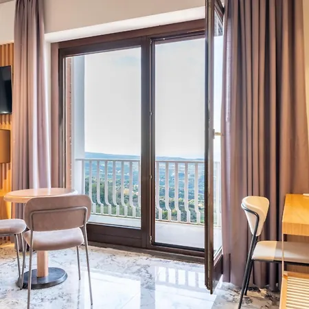 501 Hotell 4*