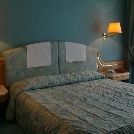 501 Hotel 4*